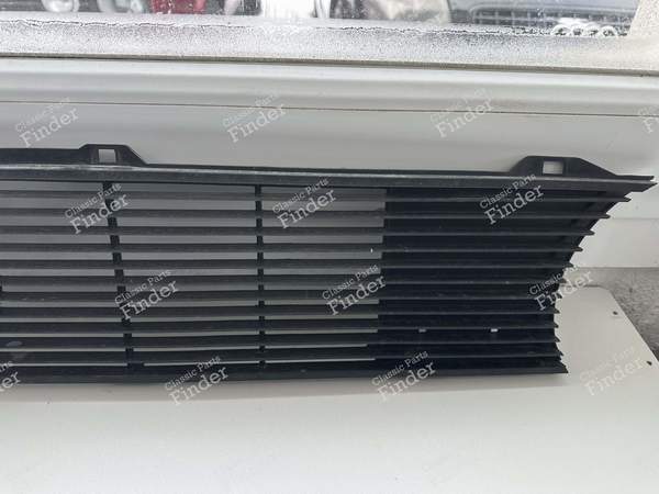 Grille de calandre deux phares - VOLKSWAGEN (VW) Golf I / Rabbit / Caddy / Jetta - 171853653M- 1