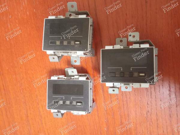 Digital watch - NISSAN Bluebird (U11) - 2582013101 / NA570 / 204TA- 0