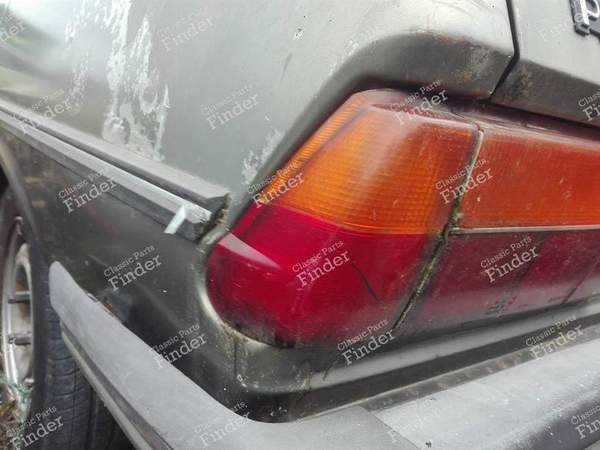 Left rear light phase 2 - PEUGEOT 305 - 20950- 1