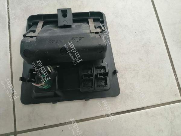 Ashtray and cigarette lighter for the rear seats - CITROËN XM - 221942- 1