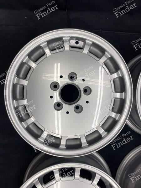 Original 'Sportline Gullideckel' Leichtmetallfelgen 7Jx15 ET41 - MERCEDES BENZ E (W124) - 1244010902- 5