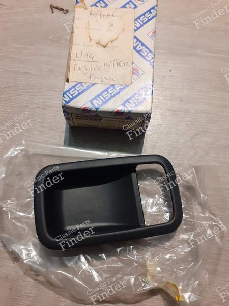 Zierblende für den Türgriff im Innenraum - NISSAN Sunny / Pulsar (N14) - 8068250Y03- 0
