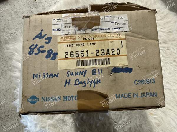 Taillight - Right side - NISSAN Sunny / Sentra / Tsuru (B11) - 26551-23A20- 2