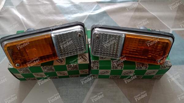 Pair of front turn signals - RENAULT 12 / Virage (R12) - 0127123065 / 0127133064- 1
