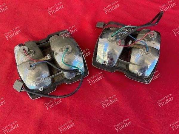 Paire de feux arrière complets - Phase 1 - PEUGEOT 304 - 6342.28 / 8076- 4