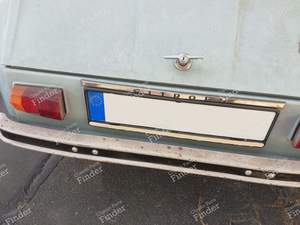 Edelstahlzierleiste 'CITROËN' oberhalb des Nummernschilds - CITROËN Dyane / Acadiane - thumb-3