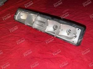 Sockel für das rechte Rücklicht – Phase 2 - RENAULT 15 / 17 (R15 - R17) - 120- thumb-1