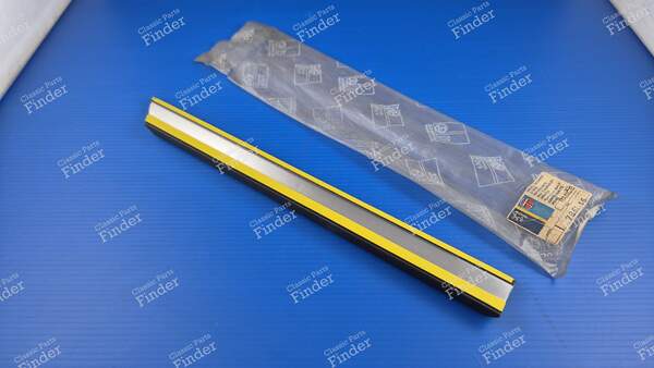 Right Front Fender Trim Strip - Phase 1 - PEUGEOT 305 - 786216- 2