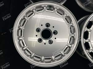 Original 'Sportline Gullideckel' Alloy Wheels 7Jx15 ET44 - MERCEDES BENZ 190 (W201) - 2014001302- thumb-3