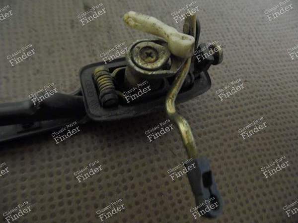 GRIFF FÜR RECHTE TÜR - 924 & 944 - PORSCHE 944 - Références: 94453890600, 94453890603, 477837038C, 477837038D et 477837038H- 6