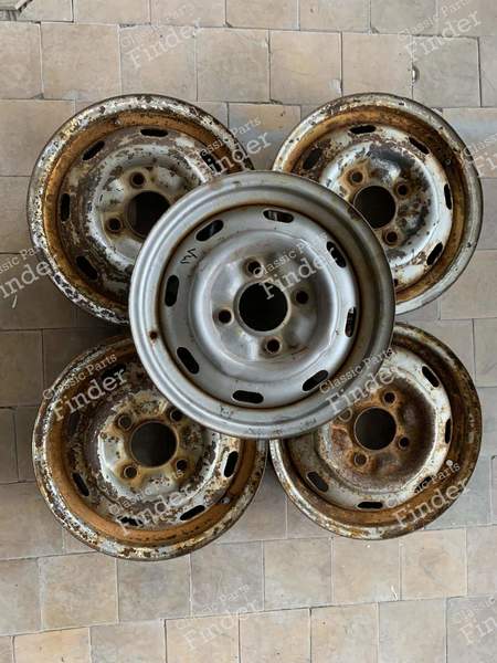 Original set of 5 pieces. Steel wheels for VW Super Beetle (produced after 1968) - VOLKSWAGEN (VW) Käfer / Beetle / Coccinelle / Escarabajo - 0