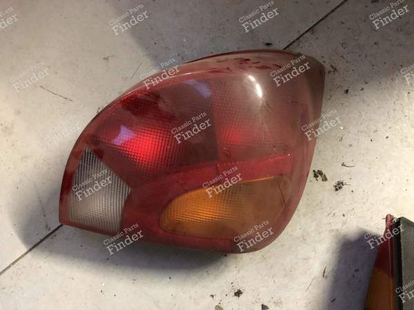 Rechtes Rücklicht - FORD Fiesta - 1044154 / 96FG13W004- 0