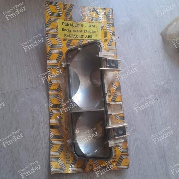 Left side flasher bulb holder - Phase 2 - RENAULT 6 (R6) - 7701016981 / 4076G