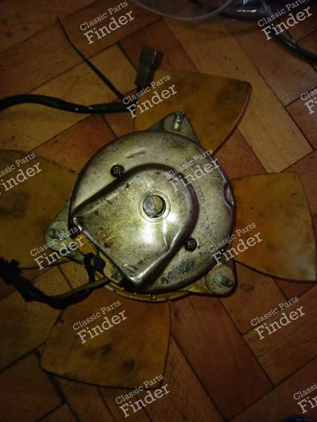 Fiat 125P new, unused original exhaust pipe, and few original spare parts in good condition - FIAT 125 - 8