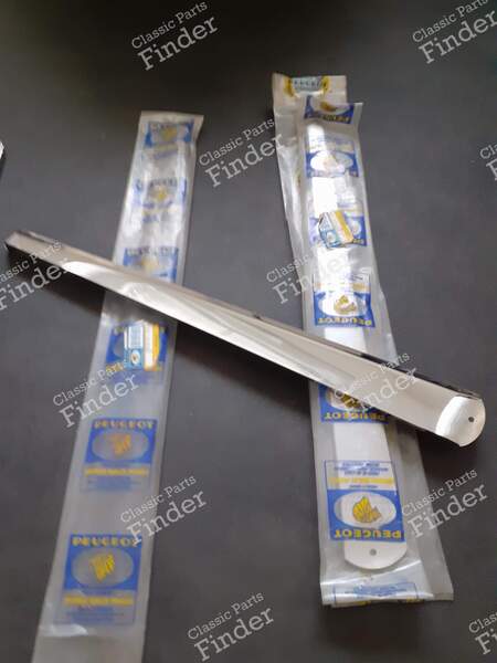 Enjoliveur de montant de porte - PEUGEOT 304 - 934904- 1