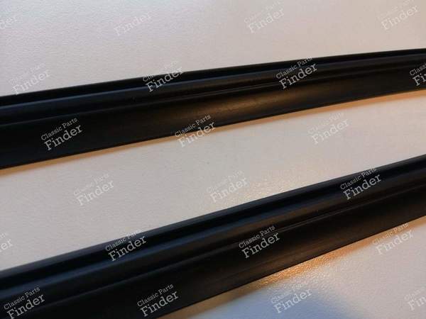 External window wiper seals for 204, 304, 504, or 604 - PEUGEOT 504 Coupé / Cabriolet - Equiv. 9313.11 ou 9330.02- 1