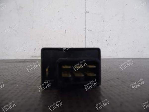 RELAIS INTERMITTIERENDER SCHEIBENWISCHER 1353892 BMW E24 & E12 - BMW 6 (E24) - 61311357904- 2