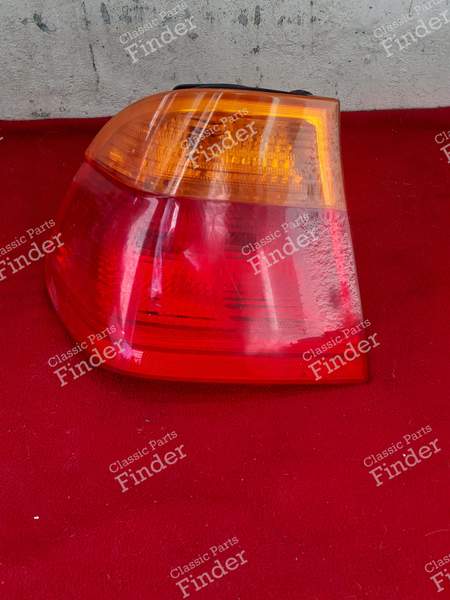Feu arrière droite ou gauche - BMW 3 (E46) - 2300127r- 1