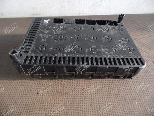 PLATINE TÜR FUSIBLES UND RELAIS - 944 Phase 2 - PORSCHE 944 - 94461011000- 2