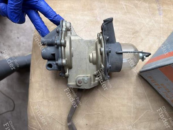 Pompe à carburant d'époque, remise à neuf - FORD V8 (37'-40') - 0