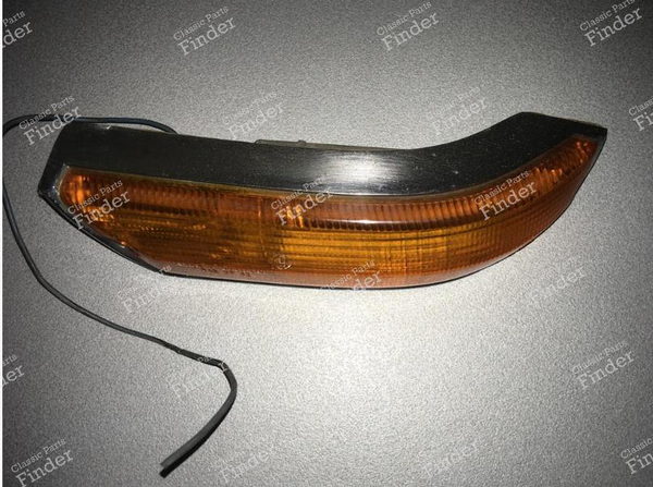 Right front turn signal light - BMW 1500 / 1600 / 1800 / 2000 (Neue Klasse) - 63131350976 / 231502R- 6