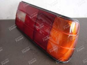 RECHTE RÜCKLICHTABDECKUNG - BMW 3 (E30) - 130858- thumb-6