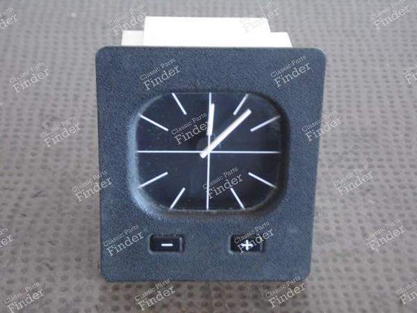 CLOCK - BMW 3 (E30) - 1376903 ou 62131376903- 1