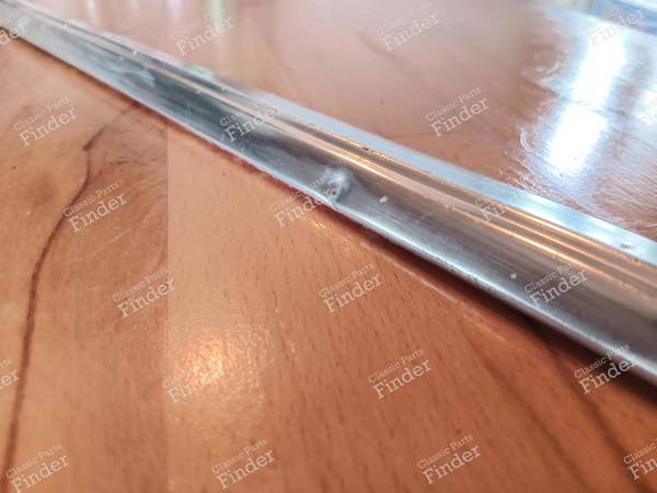 Türfenster hinten rechts Chromverkleidung - MERCEDES BENZ /8 (W114 / W115) - A1157380230- 2