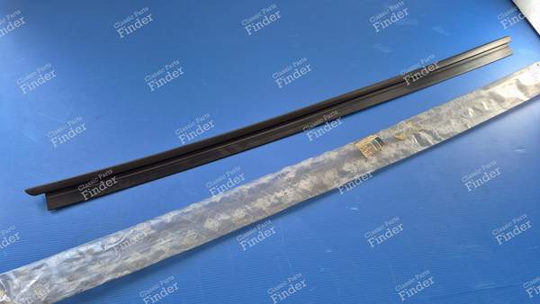Inside left window wiper seal strip - PEUGEOT 205 - 930958- 0
