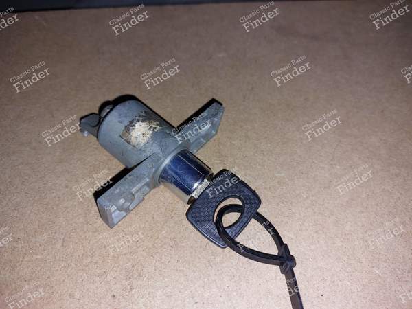 Rear trunk lock - MERCEDES BENZ /8 (W114 / W115) - 1157500085- 0