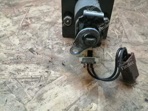 Centralized trunk lock - CITROËN CX - 3