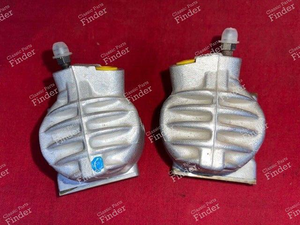 Paar Bremssättel vorne - RENAULT 4 / 3 / F (R4) - thumb-2