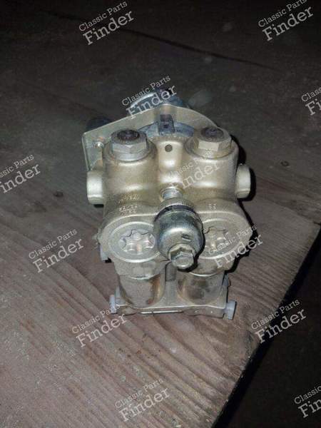 NEW OLD STOCK BMW E30 M3 ABS control block - BMW 3 (E30) - 0265200035- 4