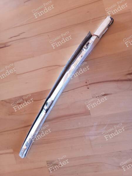 Fenster-Chromzierleiste an der hinteren linken Tür - MERCEDES BENZ /8 (W114 / W115) - A1157280231- 0