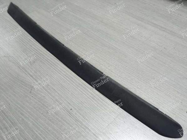 BECQUET DE HAYON ARRIÈRE - PEUGEOT 205 - 8742.28- 2