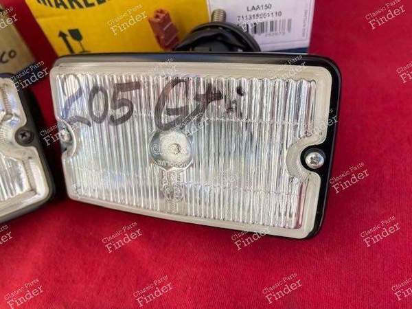 Pair of fog lights - PEUGEOT 205 - 711315551110 / 7692- 4