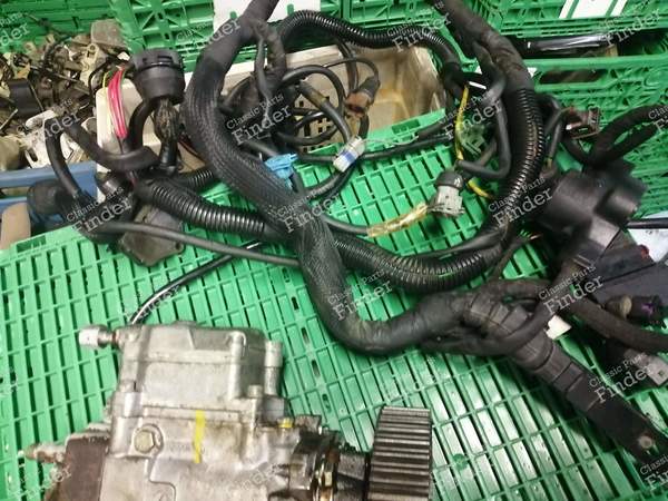 Pompe à injection avec faisceaux pour moteur 2.5 TD - CITROËN XM - 0460404993- 3