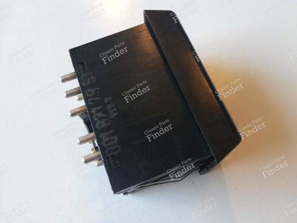 Hazard light switch - MERCEDES BENZ SL (R107) - A0018217951 / 8124- 2