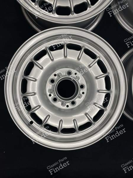 Original Baroque wheels - 6.5Jx14 ET30 - MERCEDES BENZ W108 / W109 - 1084001002- 4