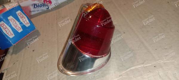 Paire de feux arrière. - RENAULT 4 / 3 / F (R4) - 065069 / 1422240067- 8