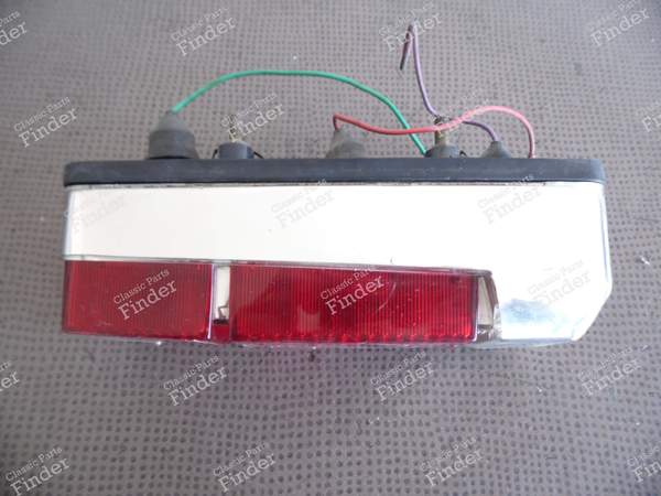 FEU ARRIERE GAUCHE - version Pallas - CITROËN DS / ID - 637- 4