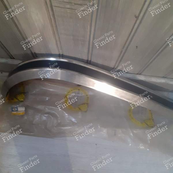 Left rear bumper corner for 204 or 304 station wagon - PEUGEOT 204 - 7411.44- 0