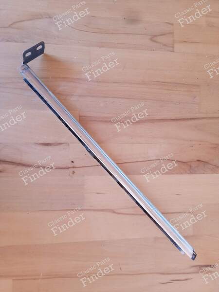 Fensterhalterung, verchromt, hintere linke Tür - MERCEDES BENZ /8 (W114 / W115) - A1157300119- 1
