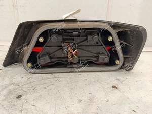 Feu arrière gauche - Phase 2 - PEUGEOT 605 - thumb-2