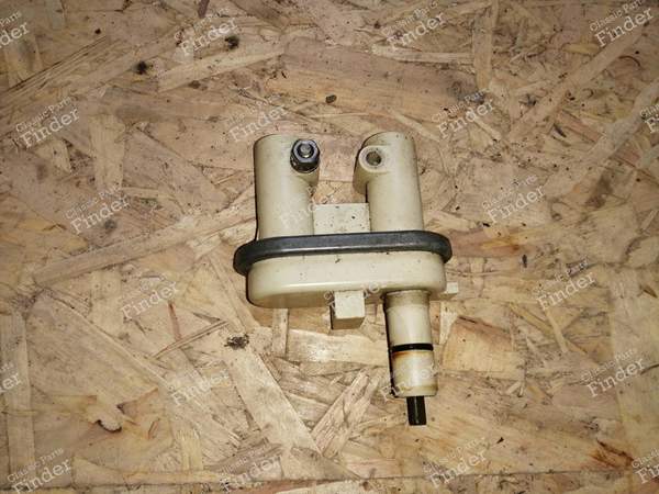 Doppelte Steckdose am Getriebe - CITROËN CX - 1