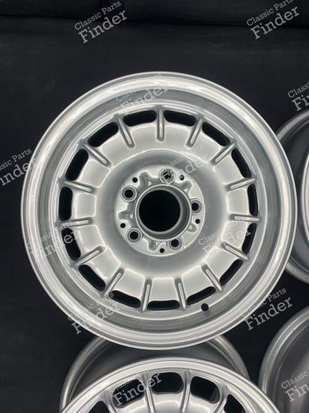 Original Baroque wheels - 6.5Jx14 ET30 - MERCEDES BENZ W108 / W109 - 1084001002- 4