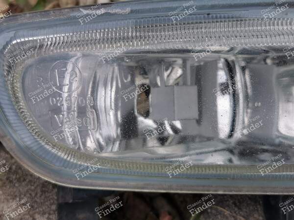 Front right fog light (older shape of front bumper) - PEUGEOT 406 Coupé - 67720881- 8