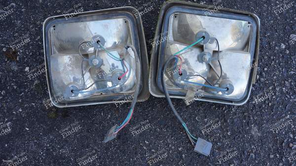 Rear lights for coupé and cabriolet versions - PEUGEOT 304 - 8076C- 1