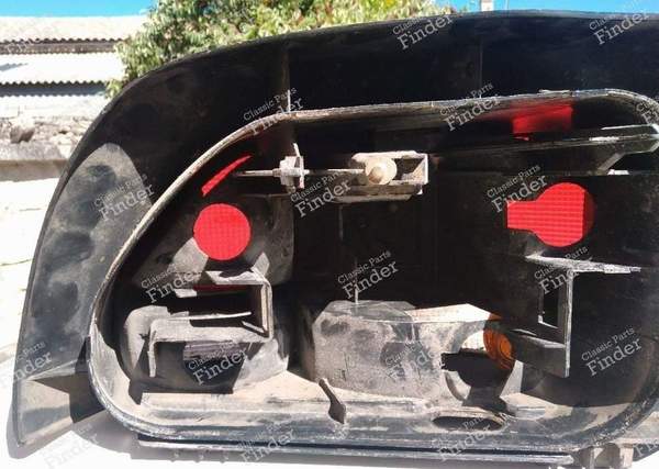Feu arrière pour Renault Clio - RENAULT Clio 1 - 7700796117 - 88065- 1