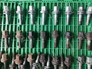 Stud for alloy rim for CITROËN XM